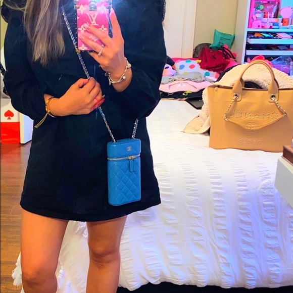 CHANEL  PHONE CASE - Picture 2 of 2